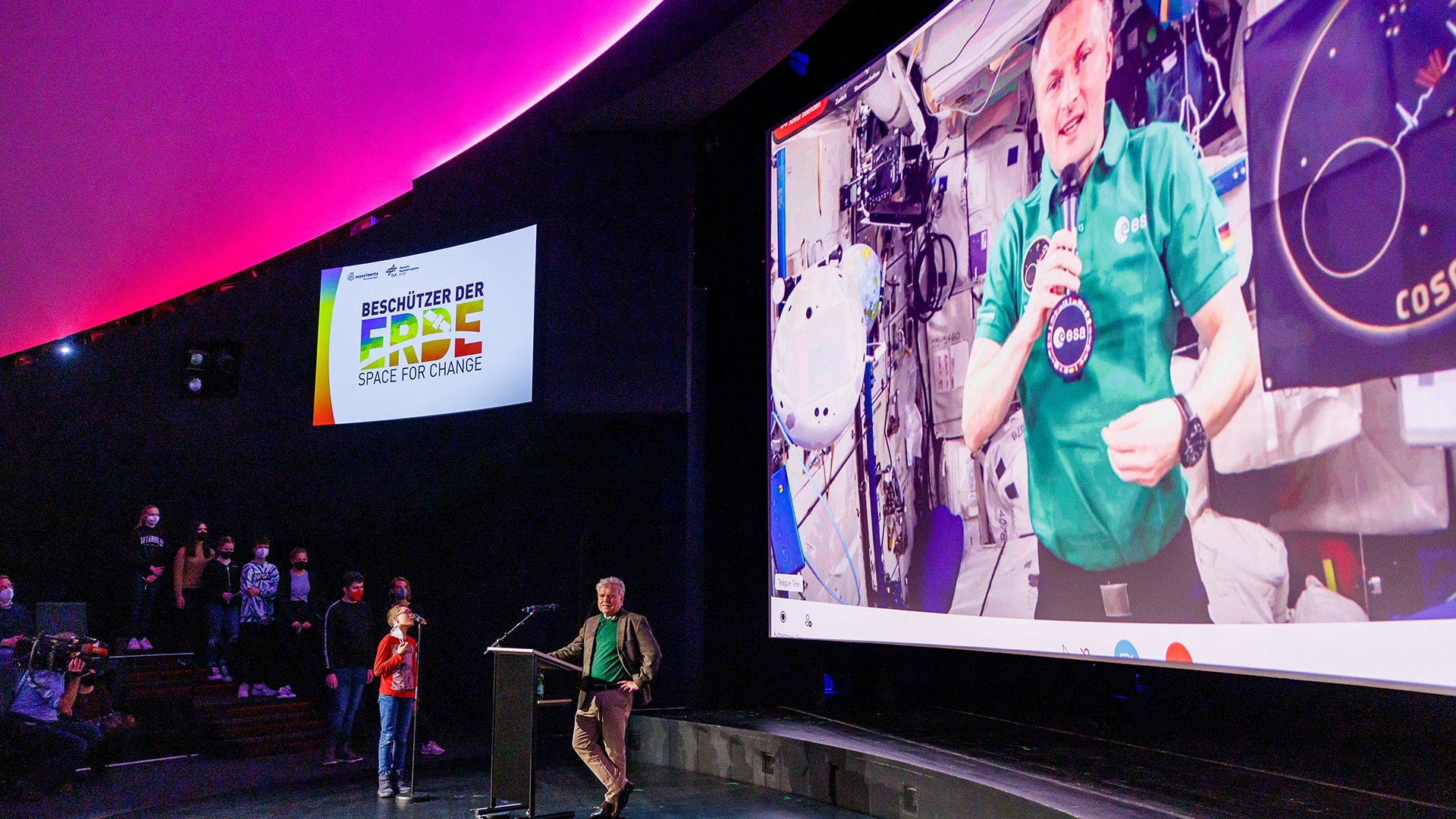 Live-Call Matthias Maurer im Science Dome