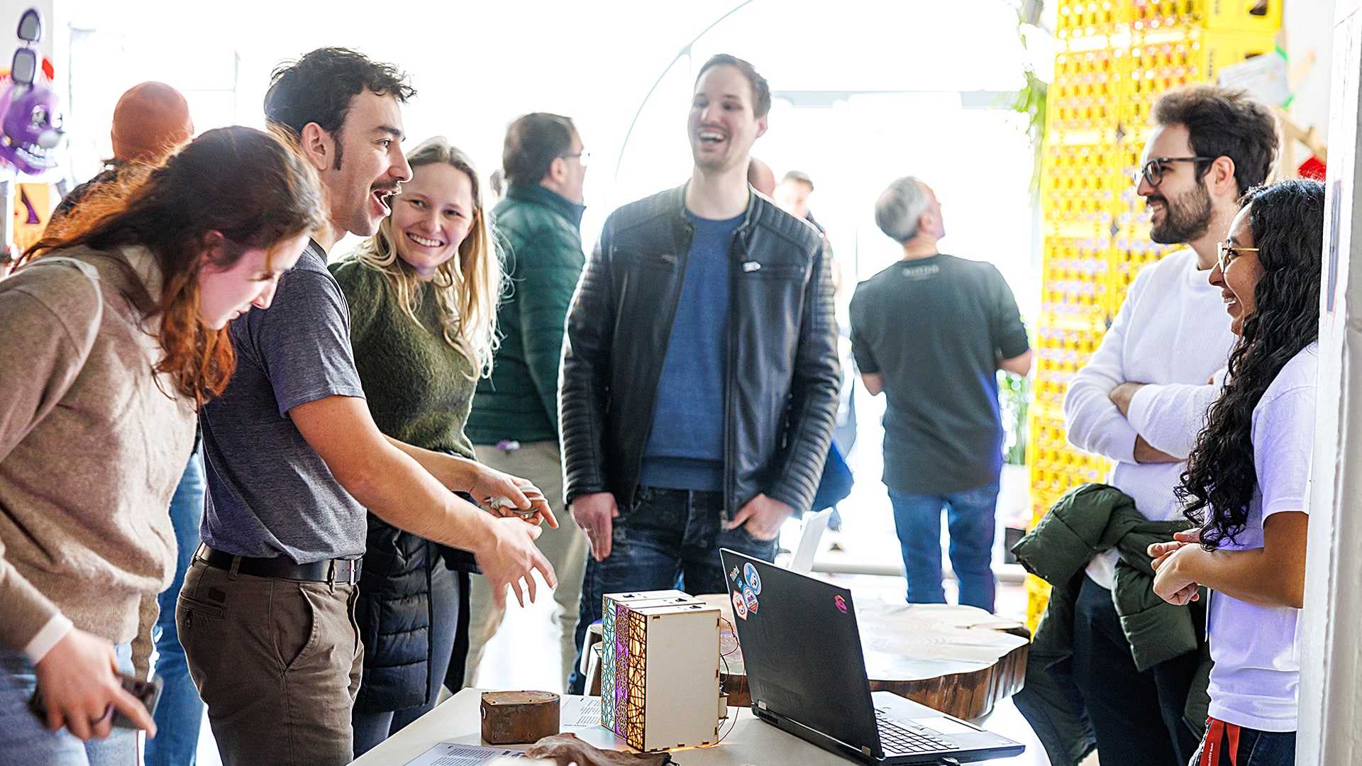 Menschen im Maker Space